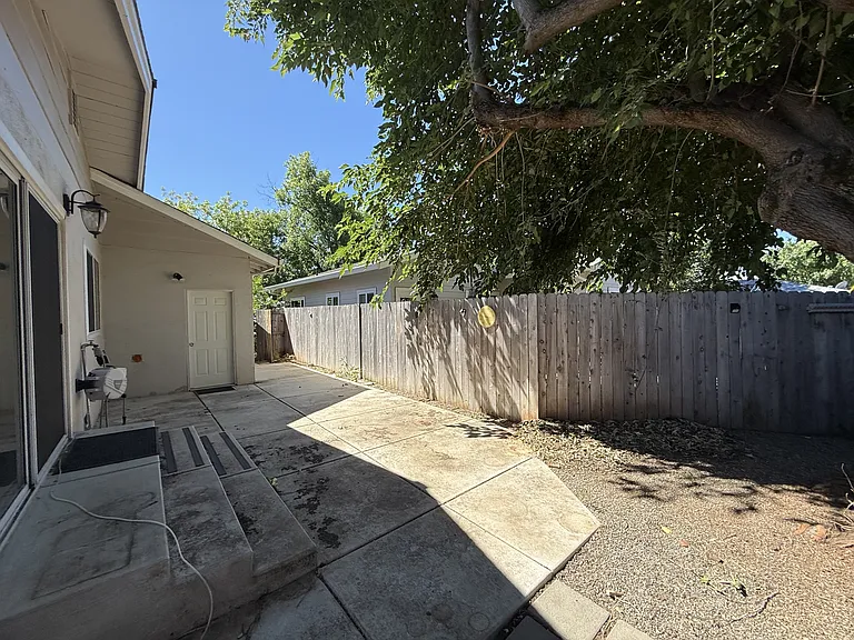 1476 Hooker Oak Ave — Photo 12