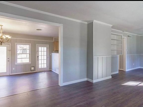 3rd image of 2802 Tryon Rd