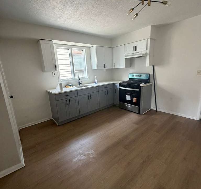 1st image of 544 Franklin St #2R