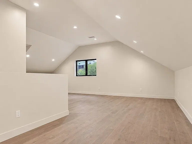 4817 Genesta Ave #1/2 — Photo 14
