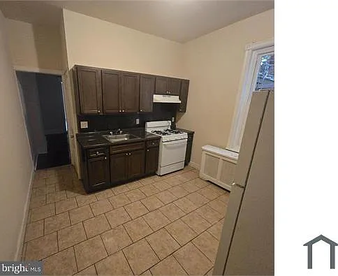 4430 N 19th St — Photo 5