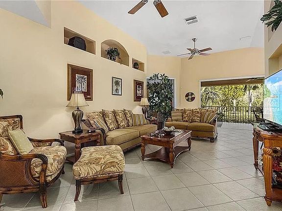 4th image of 5-202 Ascot Dr #5-202