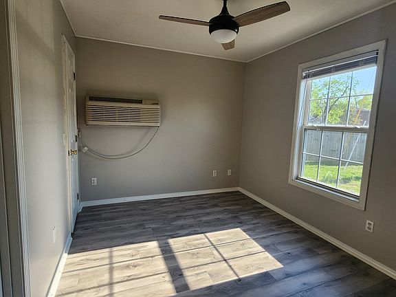 3rd image of 1325 Virginia Ave APT A24