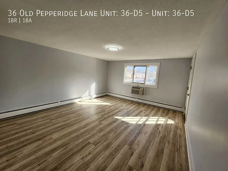 36 Old Pepperidge Ln #D5 — Photo 11