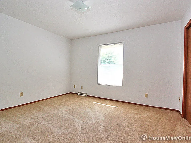 1413 Brookshire Rd — Photo 9