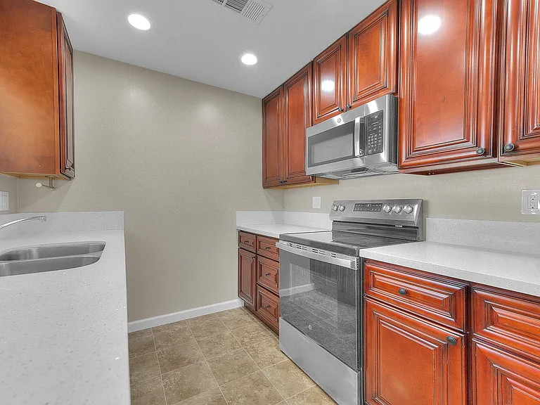 24600 Cypress St #24600A — Photo 21