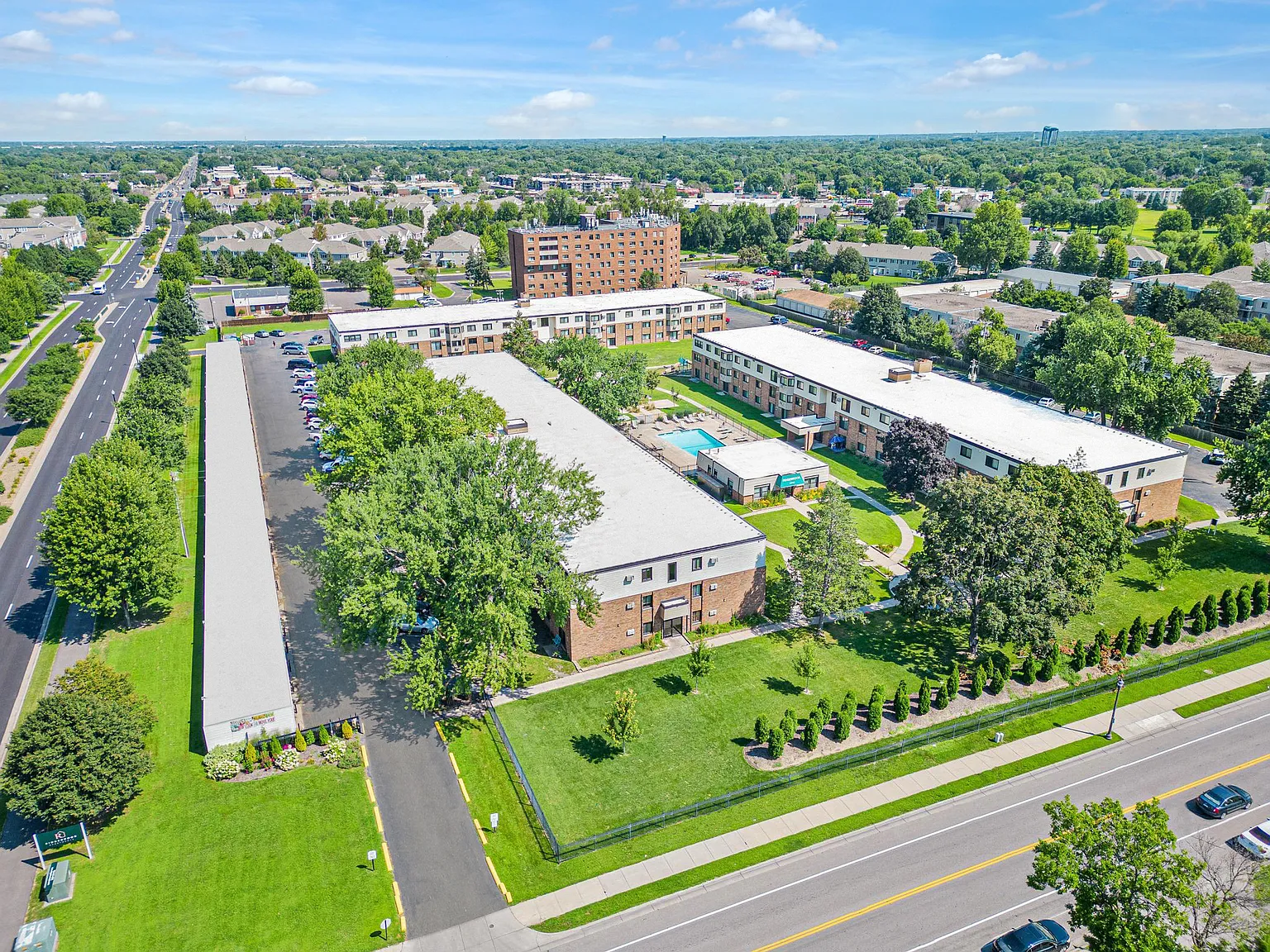 Ridgebrook Apartments — Photo 4