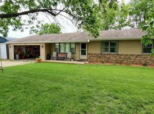 913 Riverview Dr, Coon Rapids, IA 50058