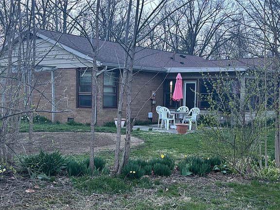 3rd image of 408 S Harvey Rd