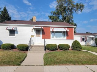 934 N 21st St, Manitowoc, WI 54220