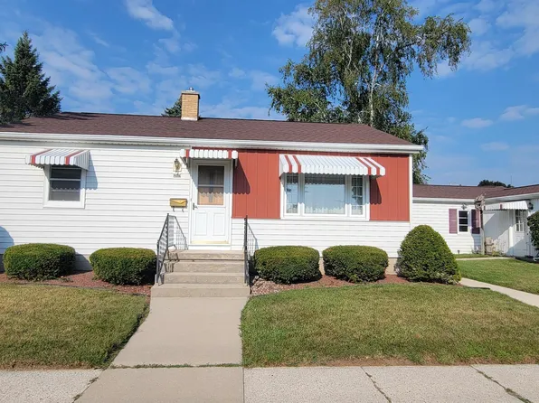 934 N 21st St, Manitowoc, WI 54220