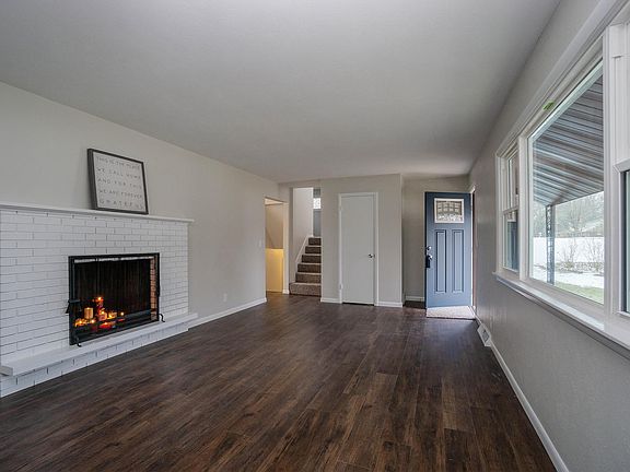 2nd image of 19061 Dresden Dr