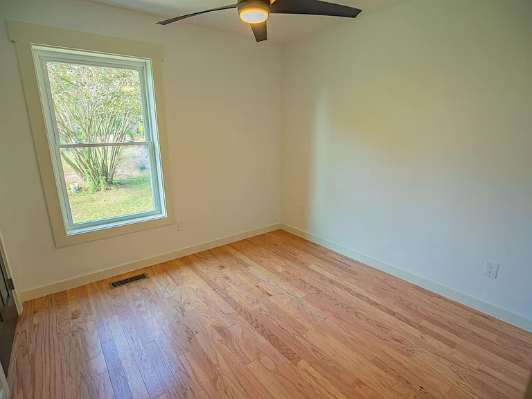 Guest bedroom 1