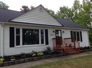 5091 Lake Vista Dr, Solon, OH 44139