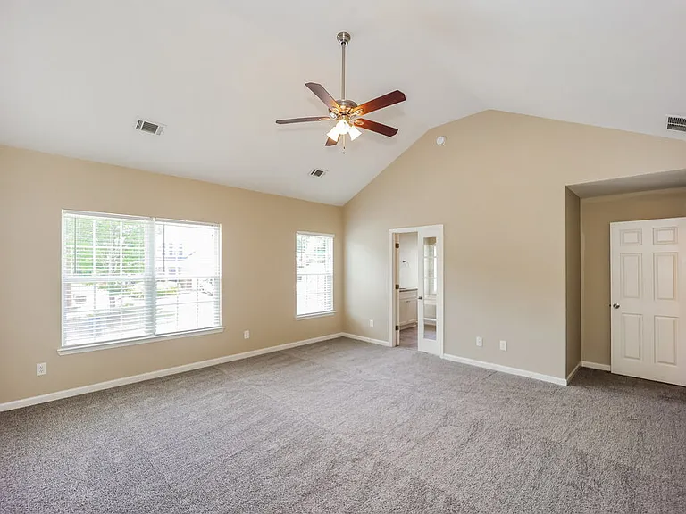 4617 Ravenwood Loop — Photo 9