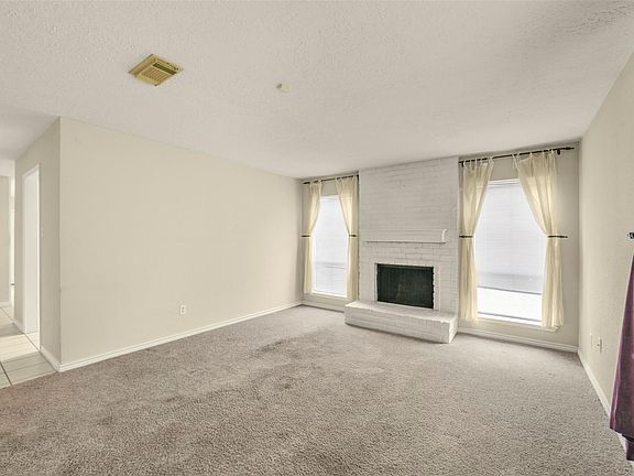 4th image of 11907 Southlake Dr