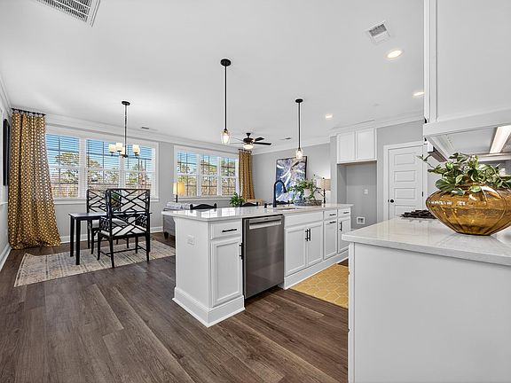 3rd image of 1016 Manarola Rd