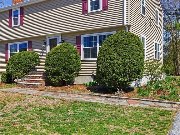 2nd image of 32 Hathaway Rd