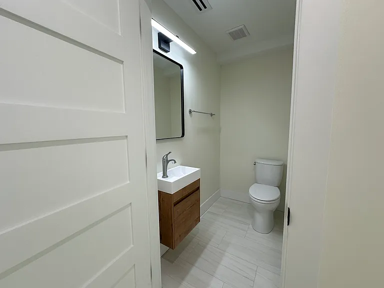 Ocean Reef Apartments — Photo 27