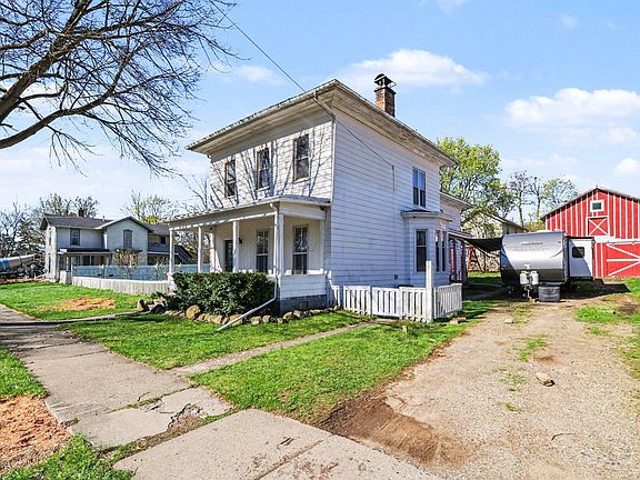 3rd image of 1006 Maple Ave