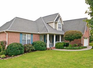 2926 Innisbrook Dr, Maryville, TN 37801