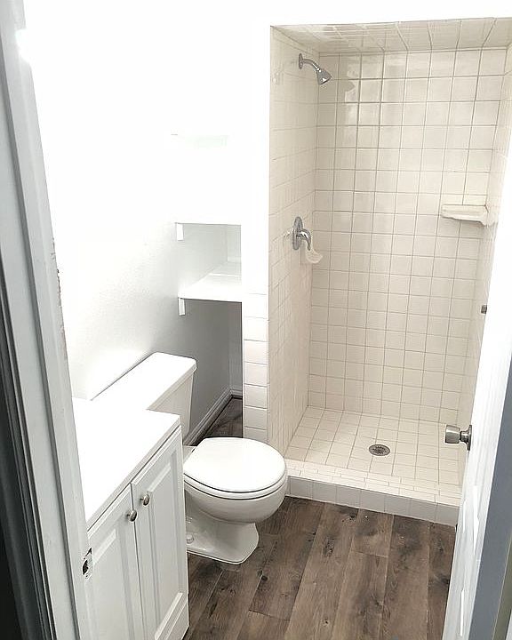 1st image of 344 E Fenton Ave