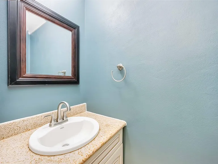11 Alden Glen Ct — Photo 20