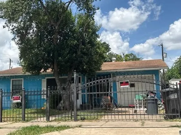 3615 S Pine St, San Antonio, TX 78223