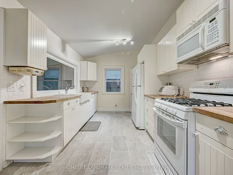 2174 New St — Photo 10