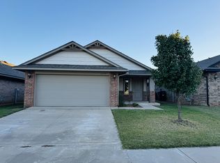 11536 SW 8th Cir, Yukon, OK 73099