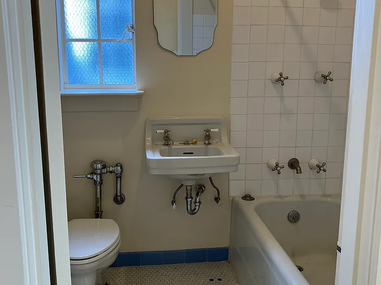 3500 35th Ave #35 — Photo 8