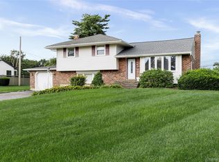 29 Cottonwood Drive, Commack, NY 11725