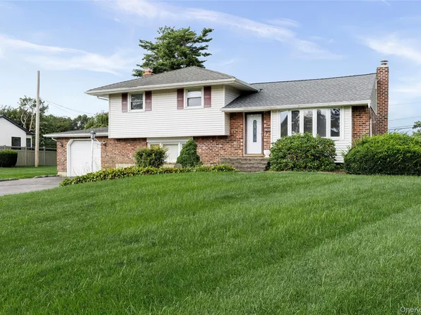 29 Cottonwood Drive, Commack, NY 11725