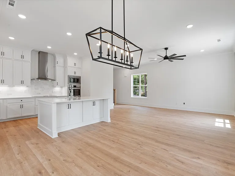 317 Old Shackle Island Rd — Photo 12