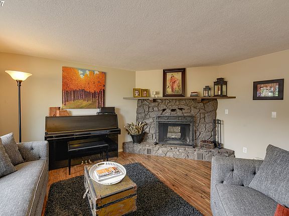 5th image of 10104 NE 156th Ave