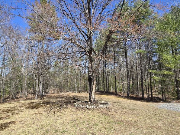 86 Cooks Mills Road, Naples, ME 04055
