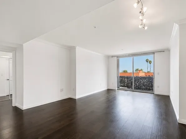 3740 Santa Rosalia Dr, Los Angeles, CA