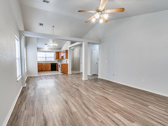 5th image of 10449 Fairfax Ln