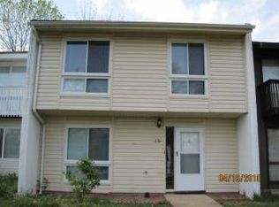 15 Monarch Dr, Sterling, VA 20164