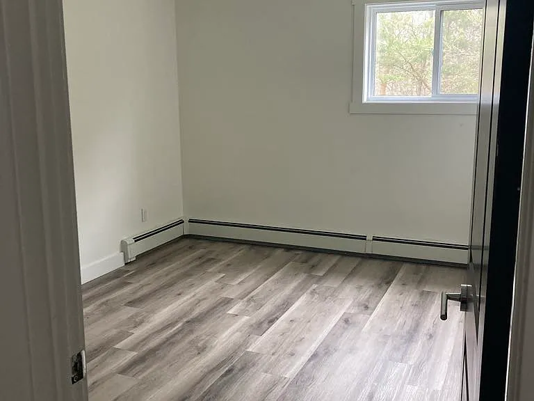 190 Oakdene Ave #302 — Photo 7