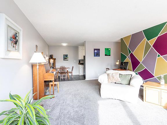 3rd image of 2500 Blaisdell Ave APT 214