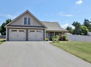 6 Chickadee Ln, Hampden, ME 04444