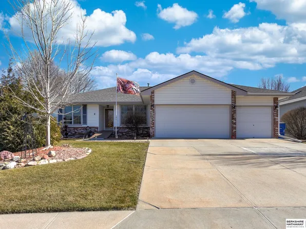 7135 Ivy Lane Dr, La Vista, NE 68128