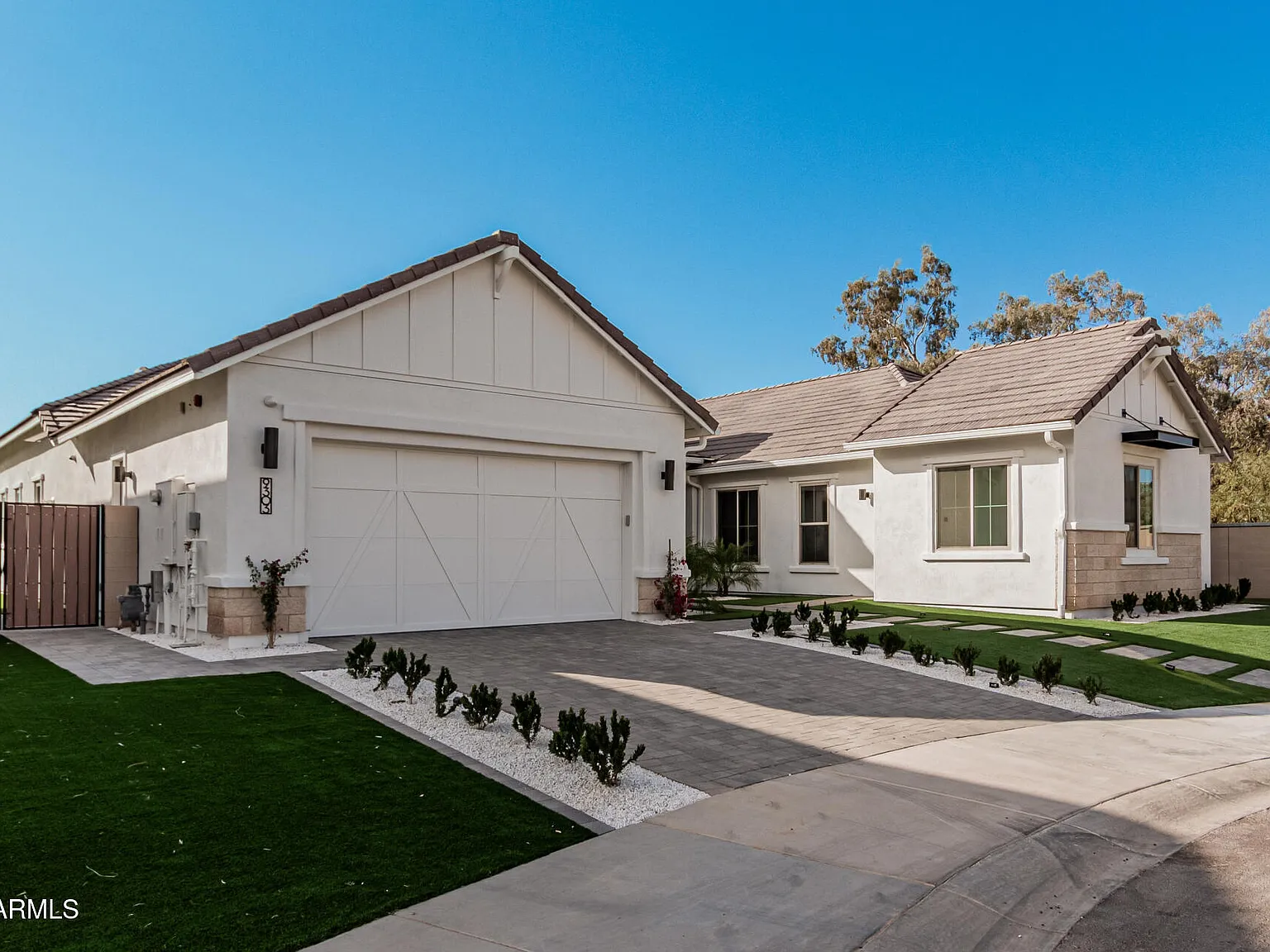 5 bed, 4.5 bath, 4143 sqft, $12,950 — Photo 4