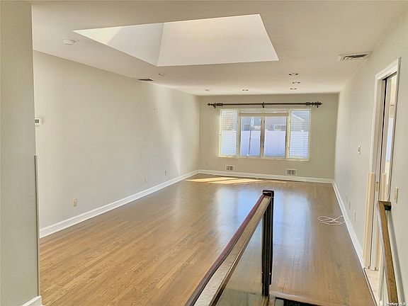 5th image of 5 Schuyler Dr
