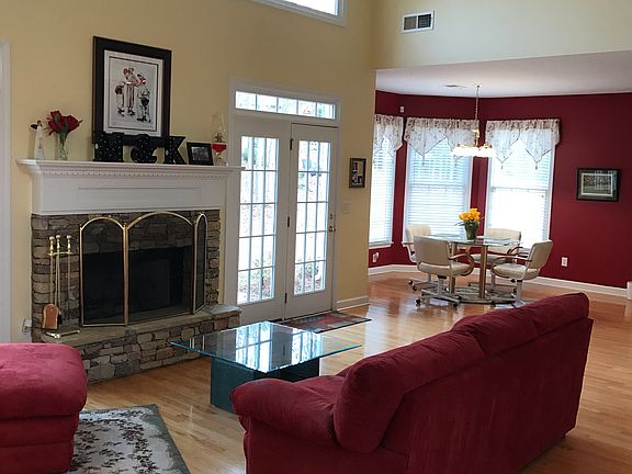 2nd image of 107 Holly Springs Dr