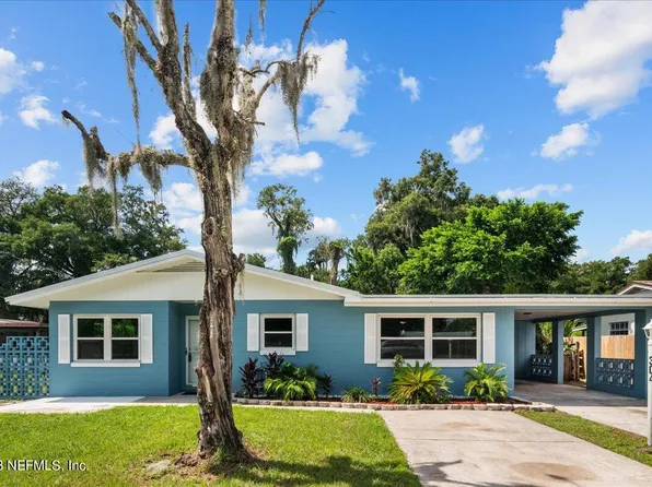 304 WESTOVER Circle, Palatka, FL 32177
