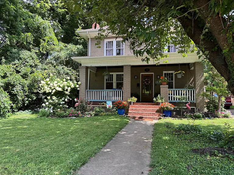 723 Highland Ave SW — Photo 3