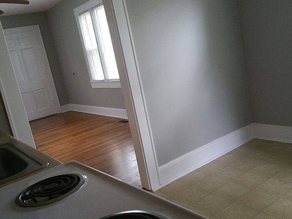 Eat in kitchen & living room