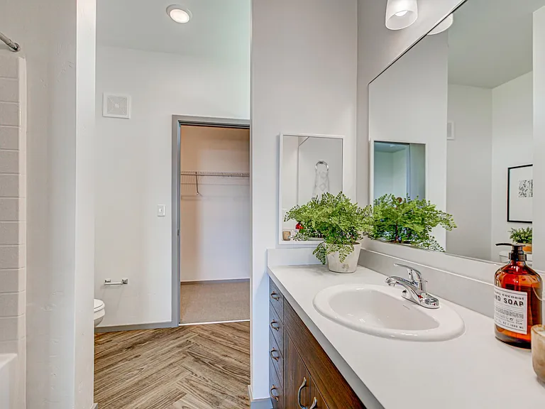 Dovetail Apartments — Photo 39